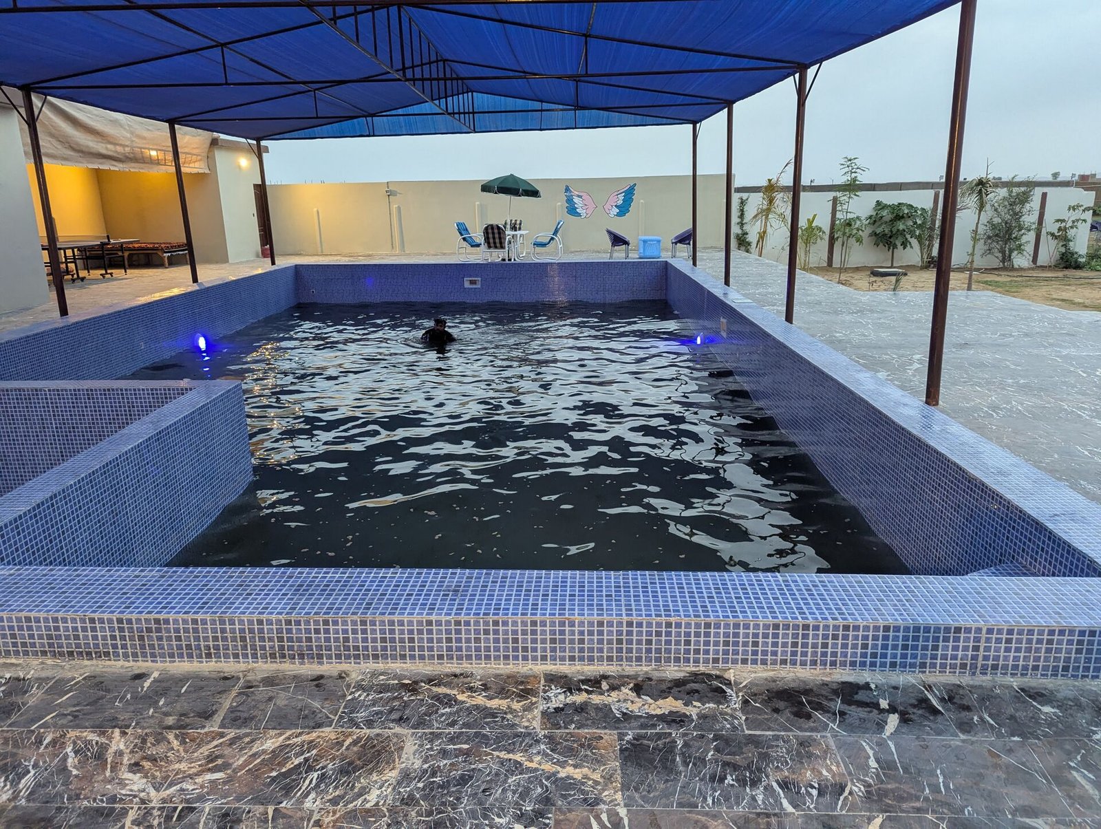 Adult & Kids Pool with Water Slides